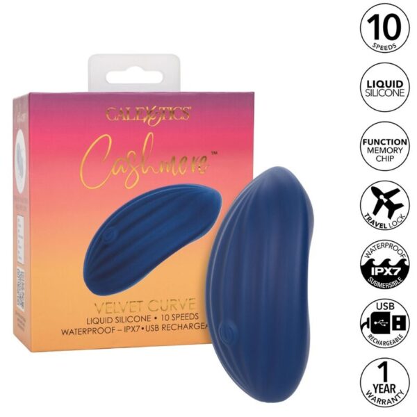 Imagen del artículo erótico CALEXOTICS - CASHMERE VELVET CURVE AZUL de CALEXOTICS en la sección JUGUETES BIENESTAR |Vibradores|Vibradores Clasicos anales o vaginales de Millenial Sexshop.