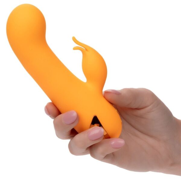 Imagen del artículo erótico CALEXOTICS - MONTECITO MUSE VIBRADOR RABBIT NARANJA BY CALIFORNIA DREAMING de CALEXOTICS en la sección JUGUETES BIENESTAR |Vibradores|Vibradores Rabbit de Millenial Sexshop.
