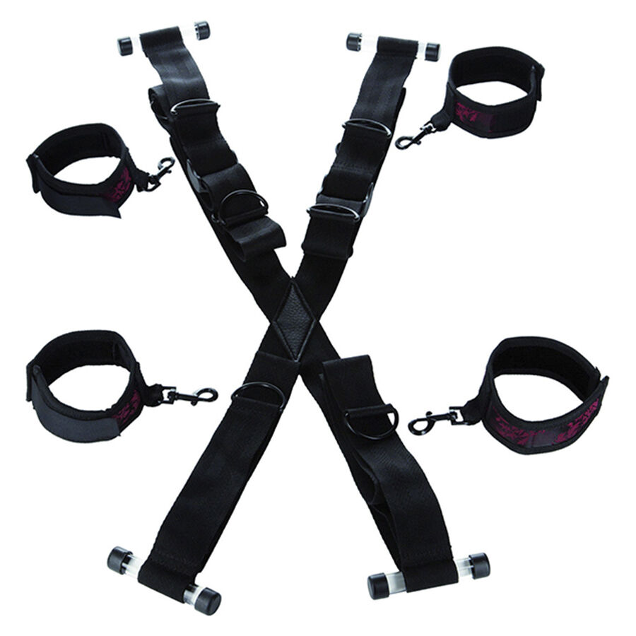 Imagen del artículo erótico CALEXOTICS - SCANDAL ESPOSAS CON FORMA DE CRUZ PARA LA PUERTA de CALEXOTICS en la sección BDSM & BONDAGE |Bondage|Esposas de fijación de Millenial Sexshop.