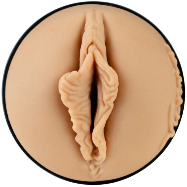 Imagen del artículo erótico KIIROO - FEEL VICTORIA JUNE MASTURBADOR de KIIROO en la sección JUGUETES BIENESTAR |Juguetes para Hombres|Vaginas sin vibración de Millenial Sexshop.