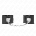 Imagen del artículo erótico KINK - MUÑEQUERAS FIJAS CON CADENA 30 CM Y CIERRE CANDADO NEGRO AJUSTABLE 16-23 CM X 5.5 CM de KINK WRIST RESTRAINT en la sección BDSM & BONDAGE |Bondage|Esposas de fijación de Millenial Sexshop.