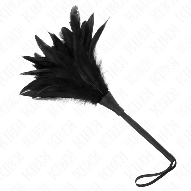 Imagen del artículo erótico KINK - PLUMAS DE POLLO PARA COSQUILLAS CON FORMA CUERNO DE CRIADA NEGRO 36 CM de KINK IMPACT & TOUCH en la sección BDSM & BONDAGE |Bondage|Plumas de Millenial Sexshop.