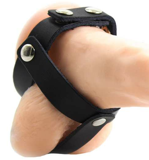 Imagen del artículo erótico OHMAMA FETISH - FUNDA CUERO DE CASTIDAD PARA TESTÍCULOS de OHMAMA FETISH en la sección JUGUETES BIENESTAR |Juguetes para Hombres|Accesorios para el pene|Fundas Pene sin extensión de Millenial Sexshop.