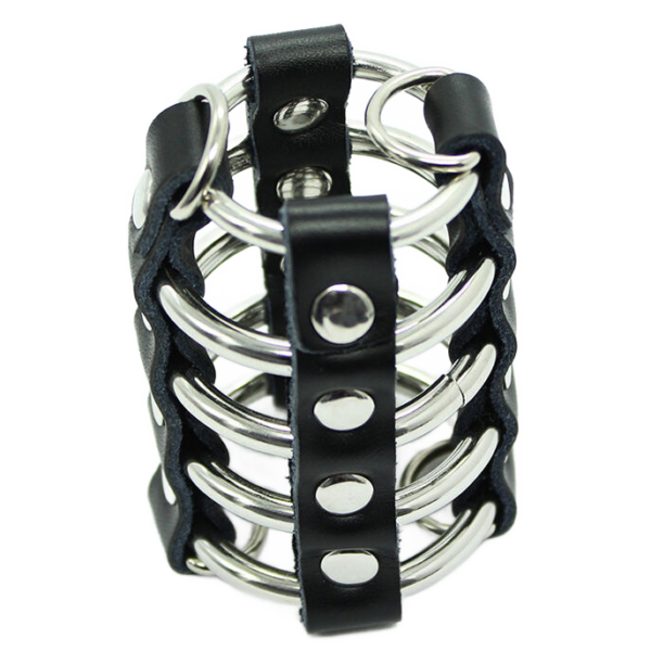 Imagen del artículo erótico OHMAMA FETISH - JAULA PENE CON ANILLAS METALICAS Y CORREAS PIEL de OHMAMA FETISH en la sección BDSM & BONDAGE |Artículos BDSM|Correas para Pene Fetish de Millenial Sexshop.