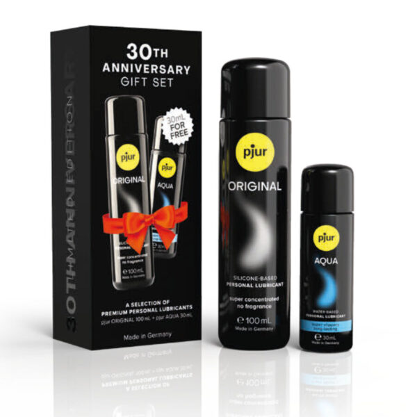 Imagen del artículo erótico PJUR - SET 30TH ANIVERSARY PJUR ORIGINAL 100 ML + PJUR AQUA 30 ML DE REGALO de PJUR en la sección DROGUERÍA |Lubricantes|Kits Lubricantes de Millenial Sexshop.