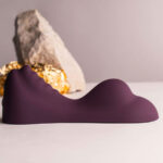 ROCKS- OFF - RUBY GLOW VIBRADOR SIT-ON MORADO - Imagen 4