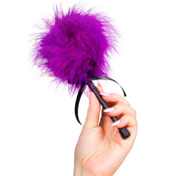 Imagen del artículo erótico SECRETPLAY - PLUMERO MARABU SECRET PLAY LILA de SECRETPLAY 100% FETISH en la sección BDSM & BONDAGE |Bondage|Plumas de Millenial Sexshop.