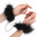 Imagen del artículo erótico KINK - MINI ESPOSAS DE PLUMAS de KINK WRIST RESTRAINT en la sección BDSM & BONDAGE |Bondage|Esposas de Millenial Sexshop.