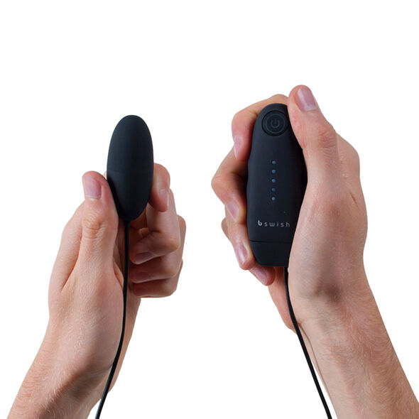 Imagen del artículo erótico B SWISH - BNAUGHTY CLASSIC VIBRATING BULLET NEGRO de B SWISH en la sección JUGUETES BIENESTAR |Vibradores|Mini vibradores de Millenial Sexshop.