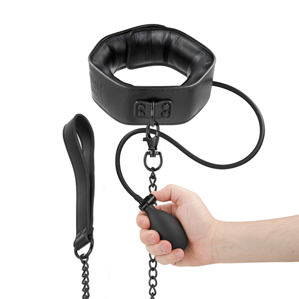 Imagen del artículo erótico FETISH SUBMISSIVE BONDAGE - COLLAR BONDAGE INFLABLE CON TIRADOR de FETISH SUBMISSIVE EXTREME en la sección BDSM & BONDAGE |Bondage|Collares de Millenial Sexshop.