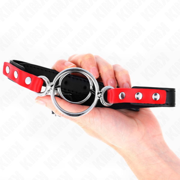 Imagen del artículo erótico KINK - MORDAZA CON MÚLTIPLES JUNTAS TÓRICAS 4 / 4.8 CM ROJO AJUSTABLE 38 X 56 CM de KINK COLLAR & GAG en la sección BDSM & BONDAGE |Bondage|Mordazas de Millenial Sexshop.