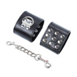 Imagen del artículo erótico OHMAMA FETISH - RESTRICCIONES MUÑECA CON BROCHE DE METAL de OHMAMA FETISH en la sección BDSM & BONDAGE |Bondage|Esposas de Millenial Sexshop.